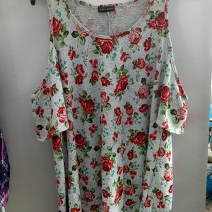 Urban Episodes Split Sleeve Floral Top Size 2XL